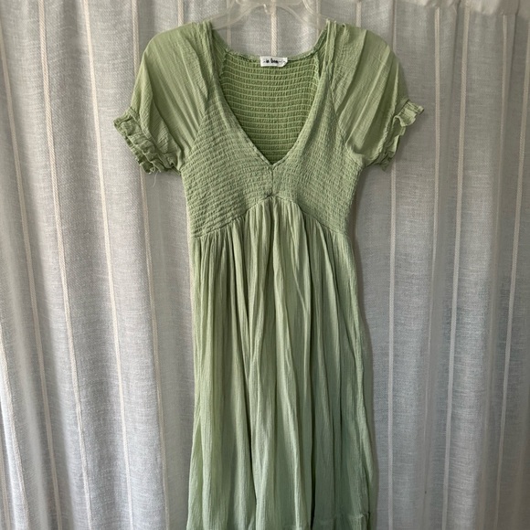 Llacie Tiya Green Smocked Midi Dress - Picture 1 of 7